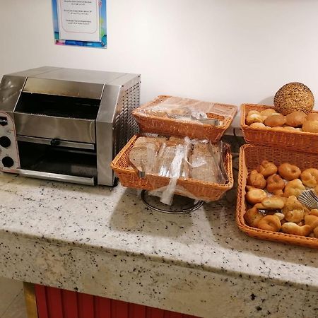 Hotel Apartments Villaggio Dei Fiori 4 Stars Luxury - Great Family Resort - Pet Friendly - With Hypermarket - Delivery Restaurant-Pizzeria - Room Breakfast With Supplement - Ultra Fast Wi-Fi - Play Area For Children - Olympic Swimming Pool - Parking Каорле Екстер'єр фото