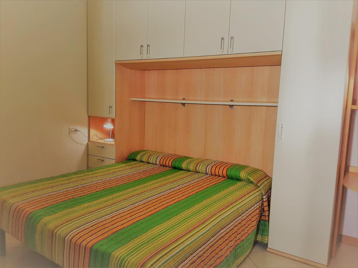 Hotel Apartments Villaggio Dei Fiori 4 Stars Luxury - Great Family Resort - Pet Friendly - With Hypermarket - Delivery Restaurant-Pizzeria - Room Breakfast With Supplement - Ultra Fast Wi-Fi - Play Area For Children - Olympic Swimming Pool - Parking Каорле Екстер'єр фото