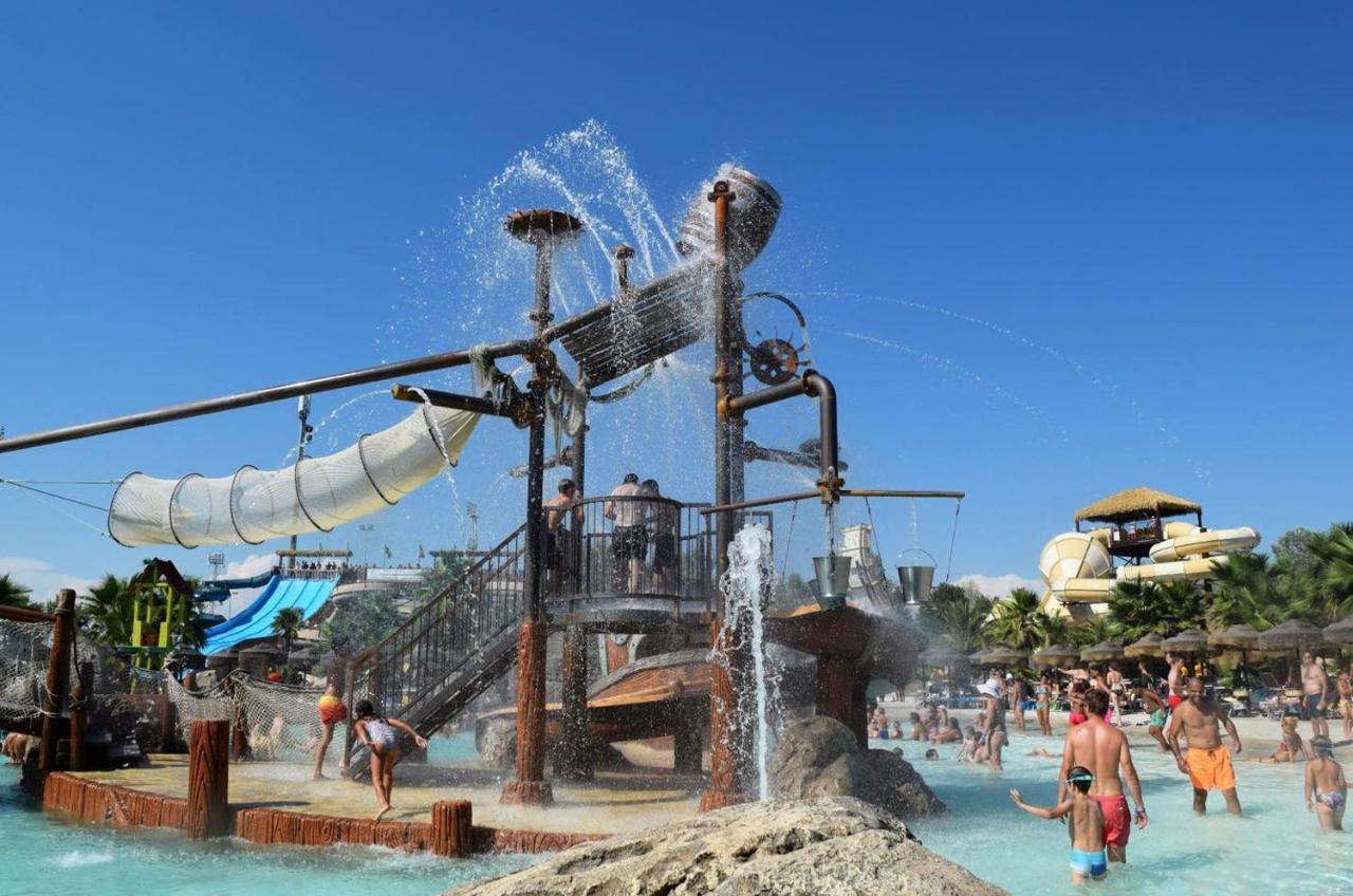 Hotel Apartments Villaggio Dei Fiori 4 Stars Luxury - Great Family Resort - Pet Friendly - With Hypermarket - Delivery Restaurant-Pizzeria - Room Breakfast With Supplement - Ultra Fast Wi-Fi - Play Area For Children - Olympic Swimming Pool - Parking Каорле Екстер'єр фото