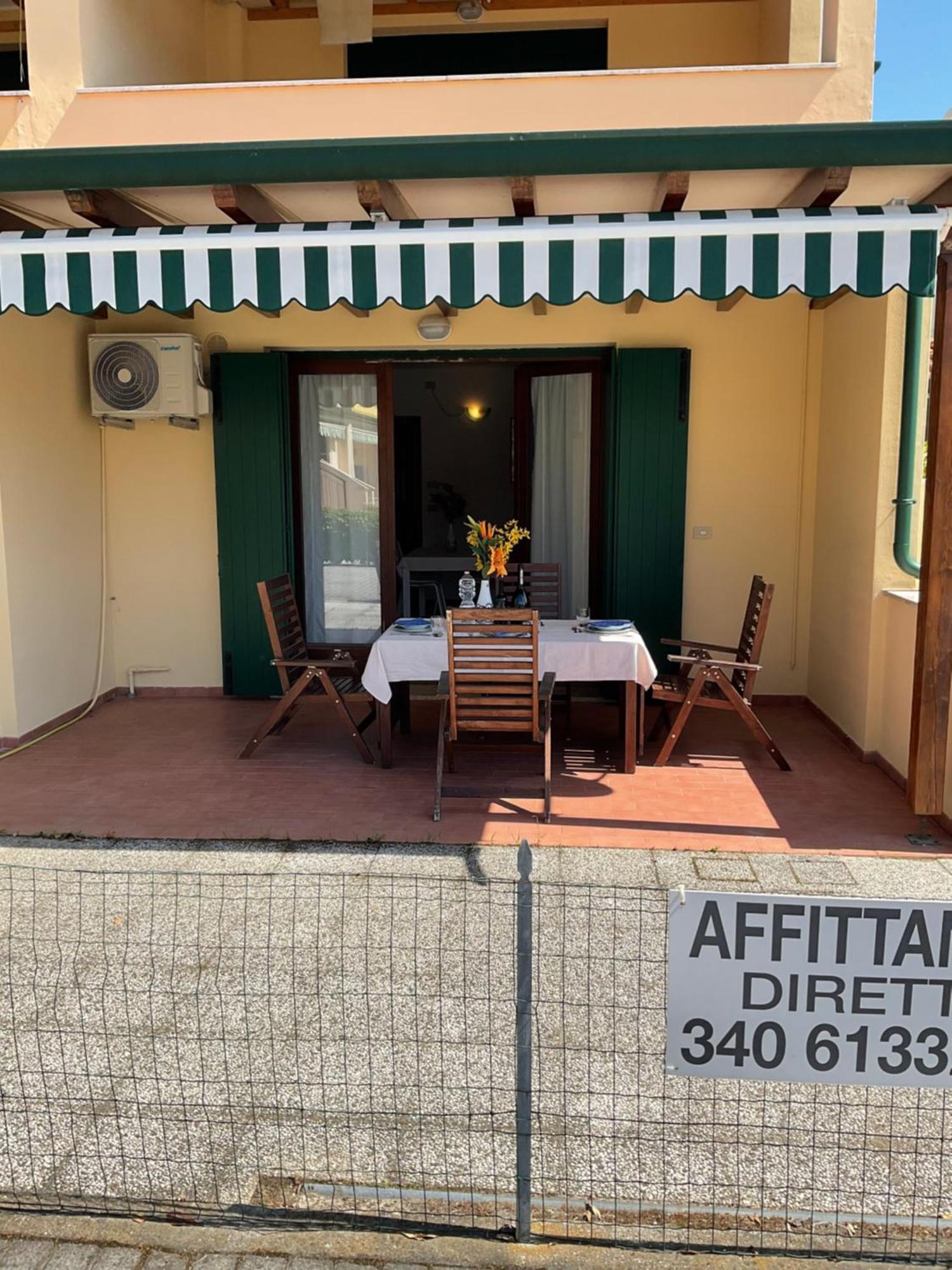 Hotel Apartments Villaggio Dei Fiori 4 Stars Luxury - Great Family Resort - Pet Friendly - With Hypermarket - Delivery Restaurant-Pizzeria - Room Breakfast With Supplement - Ultra Fast Wi-Fi - Play Area For Children - Olympic Swimming Pool - Parking Каорле Екстер'єр фото