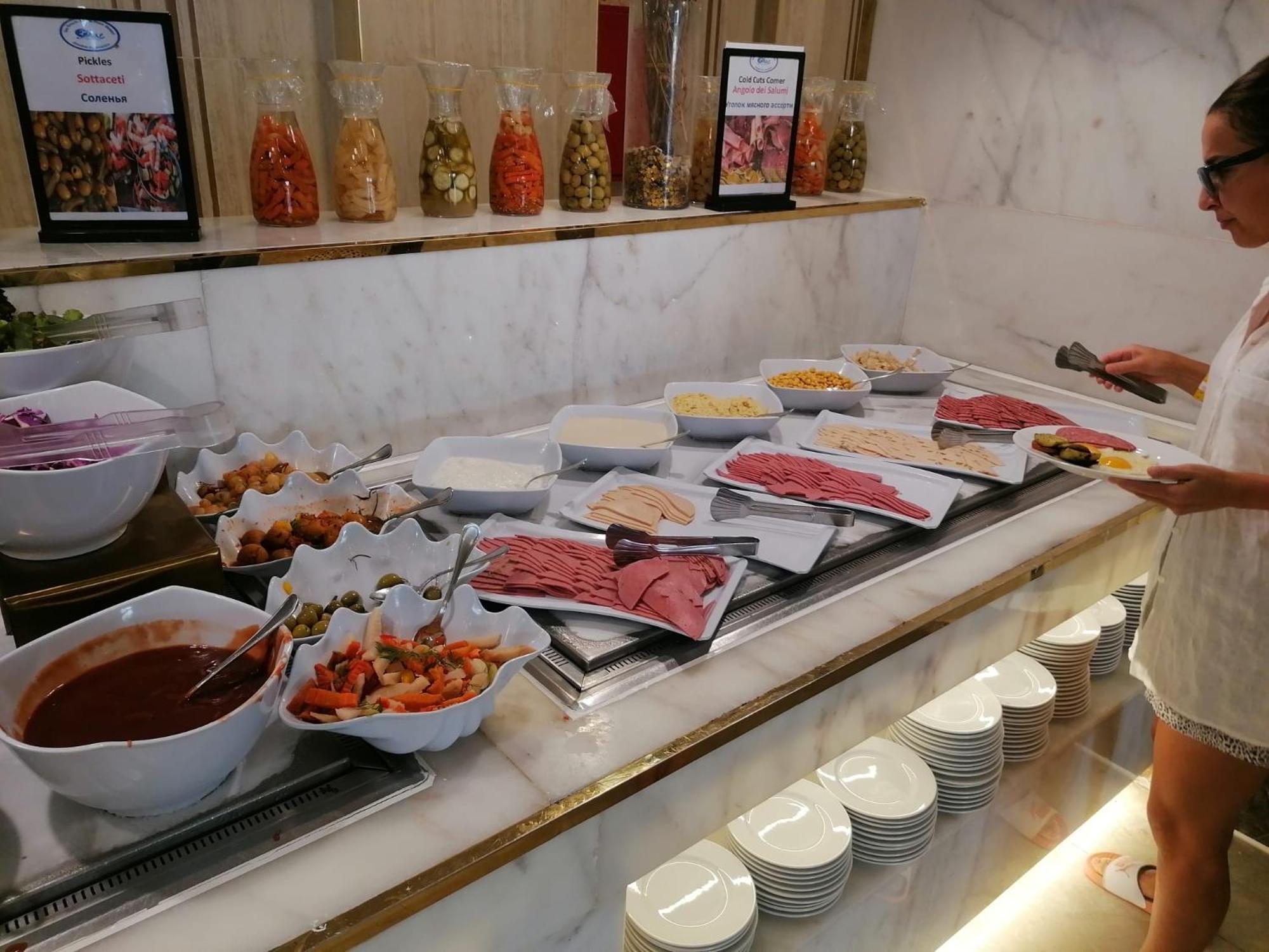 Hotel Apartments Villaggio Dei Fiori 4 Stars Luxury - Great Family Resort - Pet Friendly - With Hypermarket - Delivery Restaurant-Pizzeria - Room Breakfast With Supplement - Ultra Fast Wi-Fi - Play Area For Children - Olympic Swimming Pool - Parking Каорле Екстер'єр фото